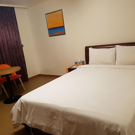 Crystal Motel Каннин Екстер'єр фото