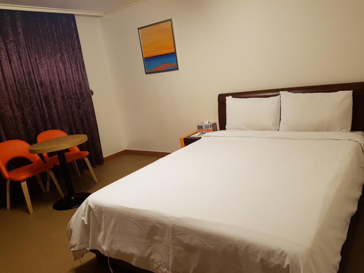 Crystal Motel Каннин Екстер'єр фото